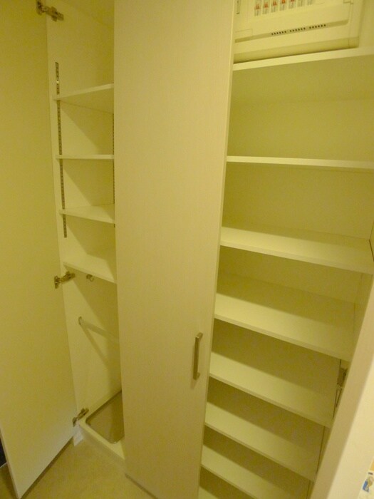 物件内観写真15　(靴箱)