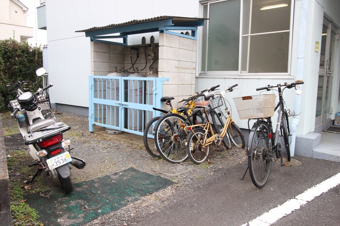 物件外観写真3　(駐輪場)