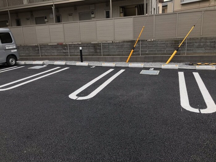 物件外観写真2　(駐車場)