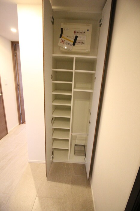 物件内観写真7　(靴箱)