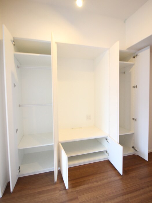 物件内観写真12　(収納)