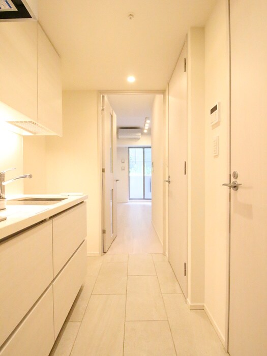 物件内観写真16　(玄関)