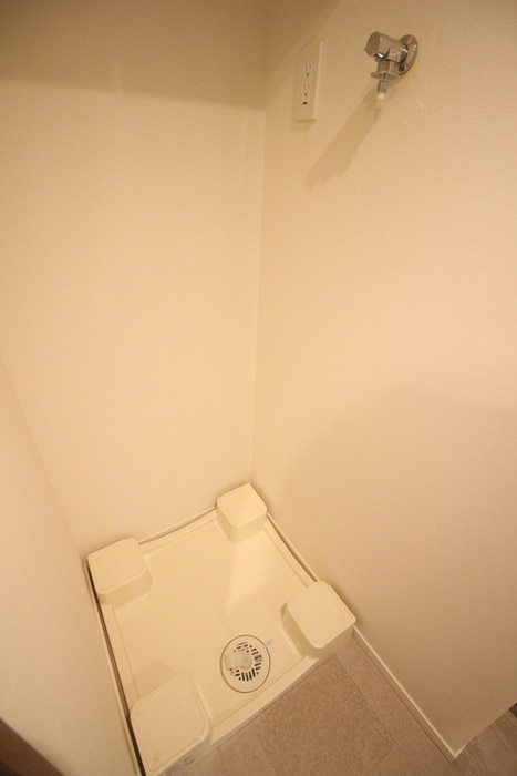 物件内観写真16　(洗濯機置場)