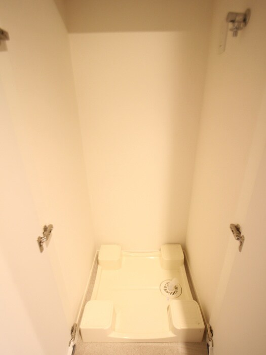 物件内観写真17　(洗濯機置場)