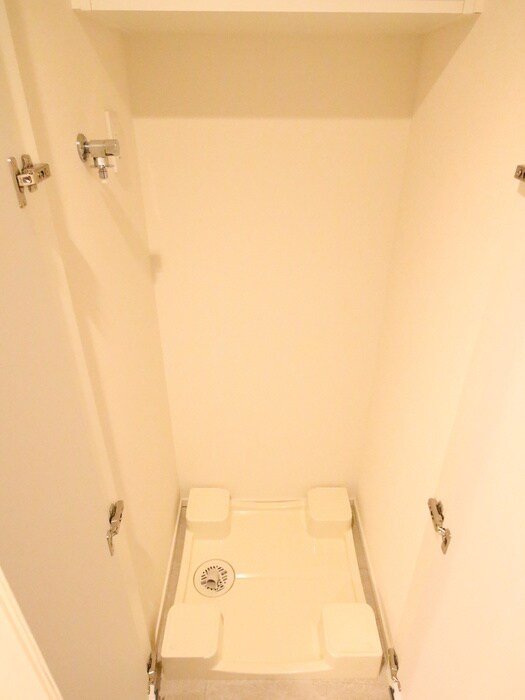 物件内観写真18　(洗濯機置場)