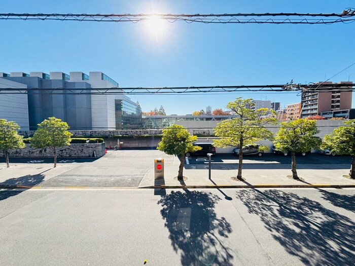 物件内観写真12　(室内からの展望)