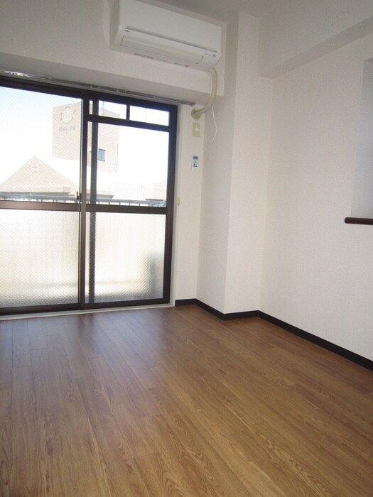 物件内観写真4　(居室)