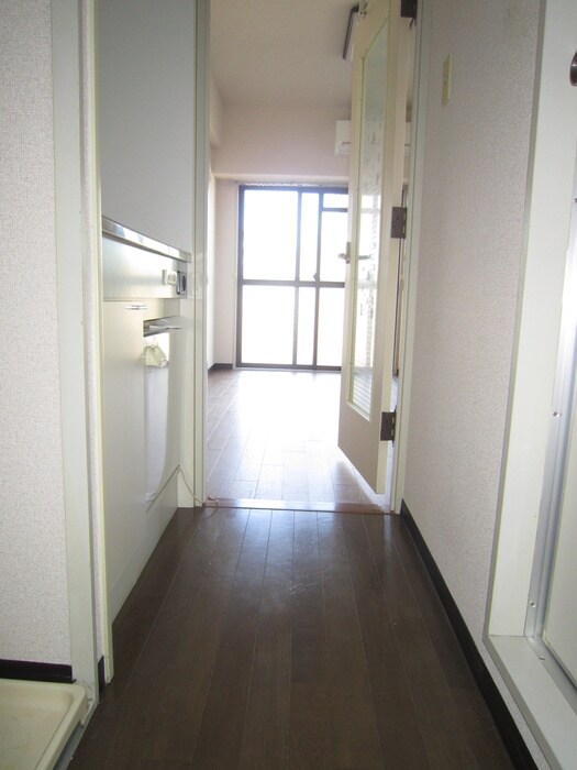 物件内観写真12　(廊下)