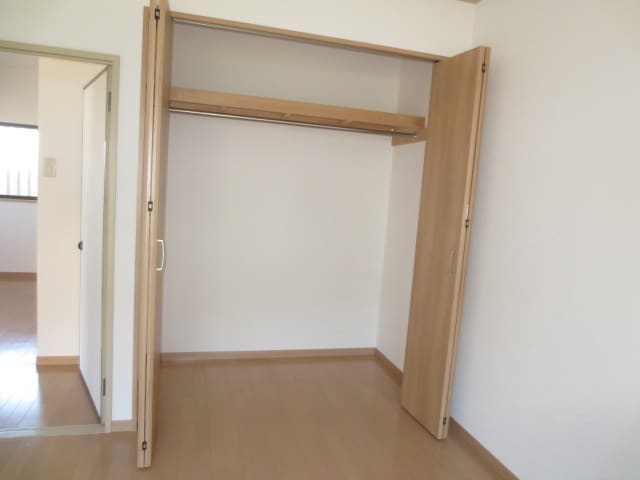 物件内観写真12　(収納)