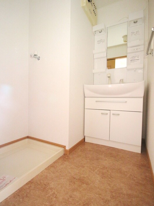 物件内観写真13　(洗濯機置場)