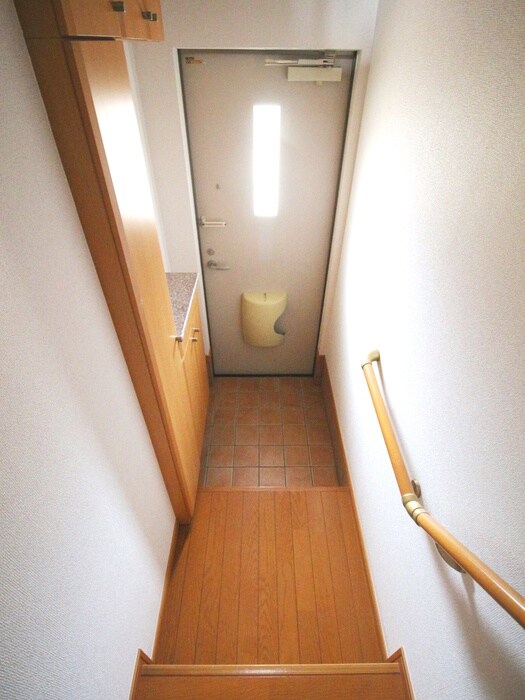 物件内観写真18　(玄関)