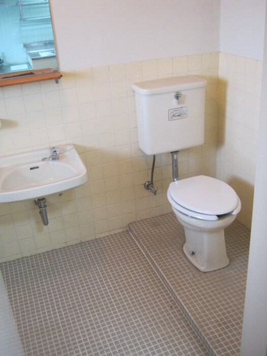 物件内観写真12　(トイレ)