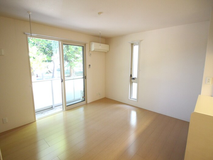 物件内観写真4　(居室)