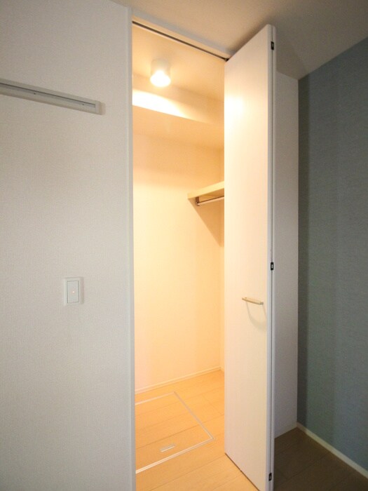 物件内観写真8　(収納)