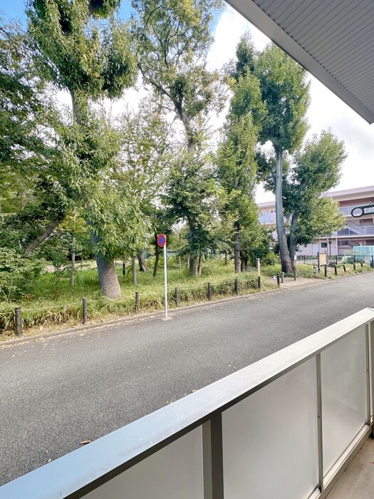 物件内観写真16　(室内からの展望)