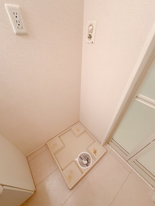 物件内観写真17　(洗濯機置場)