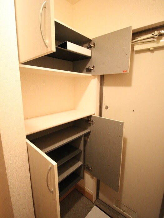 物件内観写真15　(靴箱)