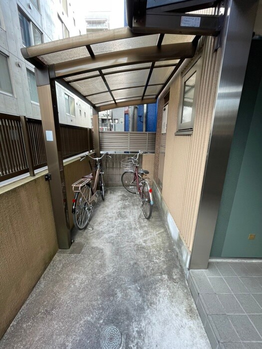 物件外観写真4　(駐輪場)