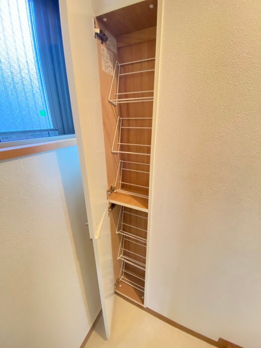 物件内観写真15　(靴箱)