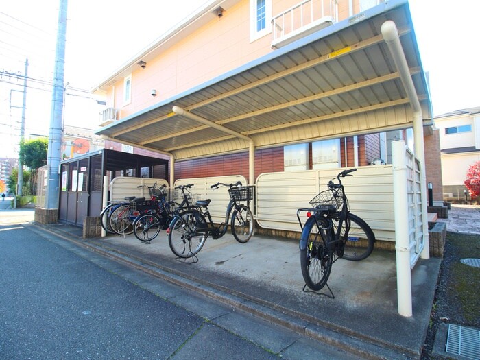 物件外観写真6　(駐輪場)