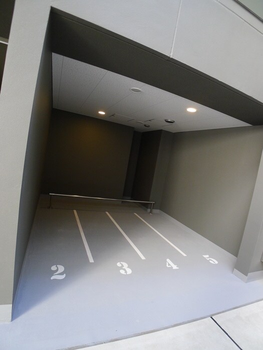 物件外観写真6　(バイク置き場)