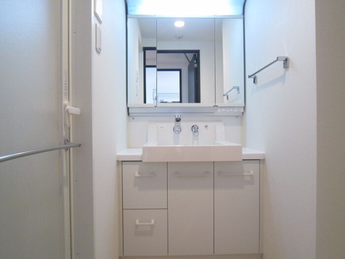 物件内観写真9　(洗面)