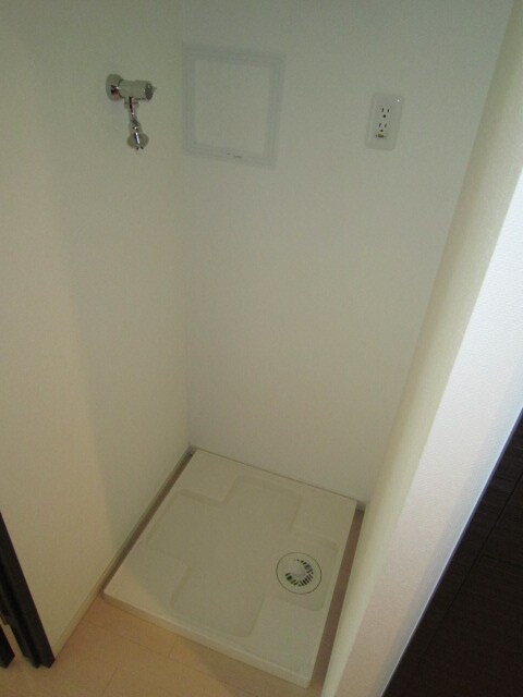 物件内観写真10　(洗濯機置場)