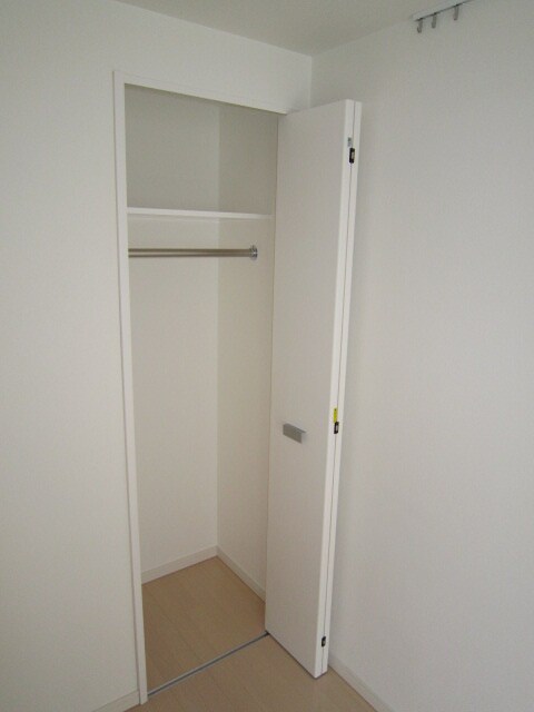 物件内観写真12　(収納)