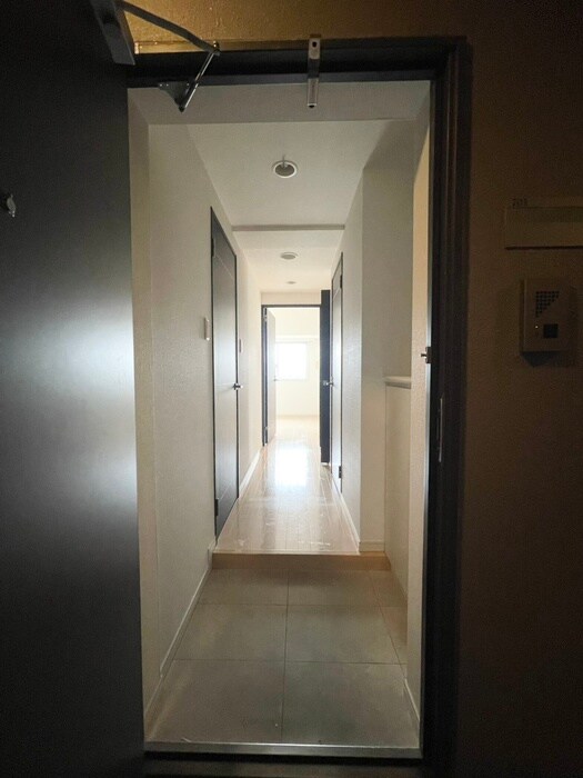 物件内観写真13　(玄関)