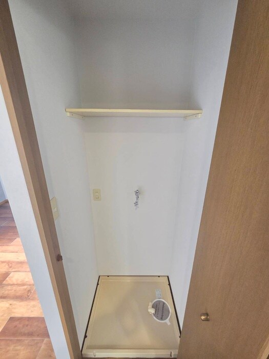 物件内観写真15　(洗濯機置場)