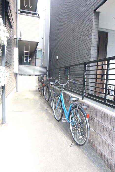 物件外観写真6　(駐輪場)