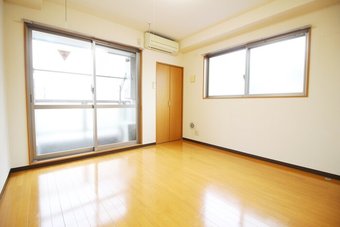 物件内観写真8　(居室)