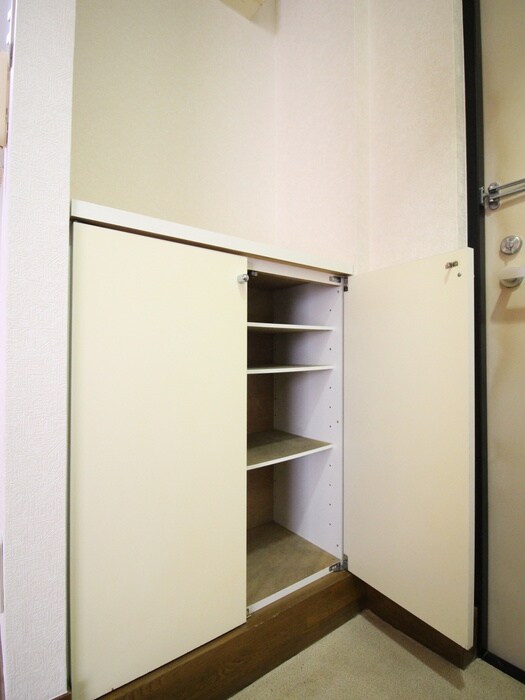物件内観写真14　(靴箱)