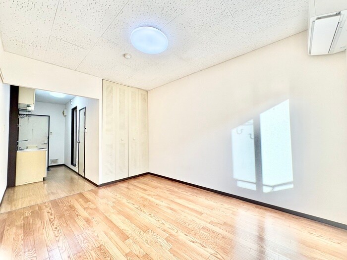 物件内観写真8　(居室)