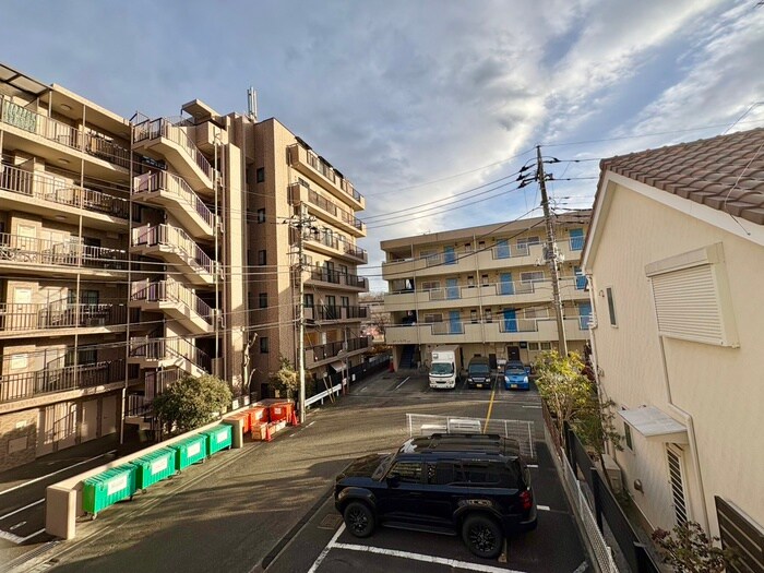 物件内観写真21　(室内からの展望)