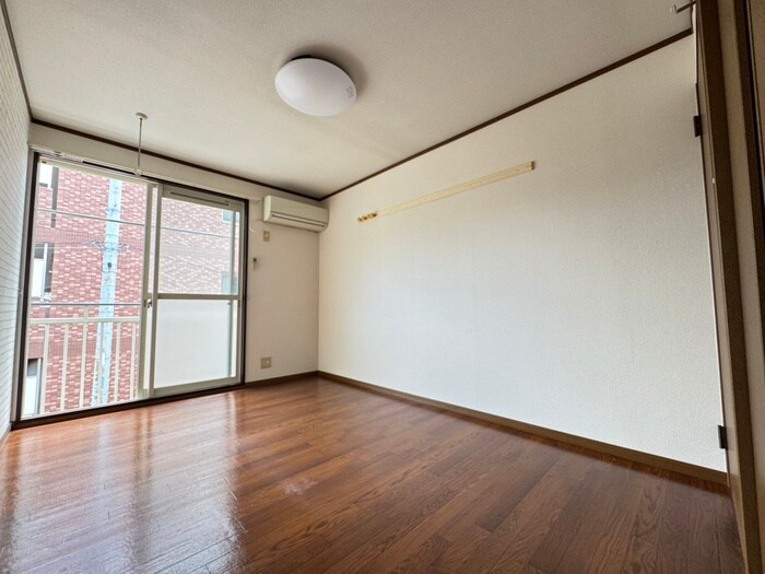 物件内観写真10　(居室)