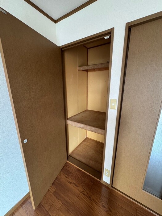 物件内観写真21　(収納)