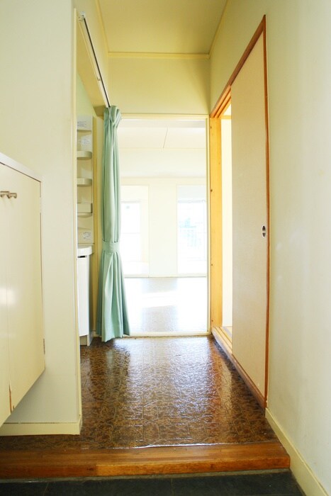 物件内観写真10　(玄関)