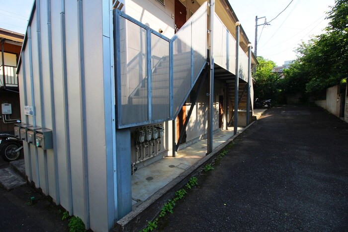 物件外観写真3　(エントランス部分)