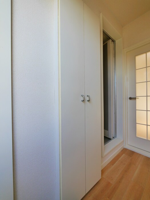 物件内観写真17　(玄関)