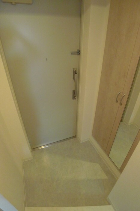 物件内観写真6　(玄関)