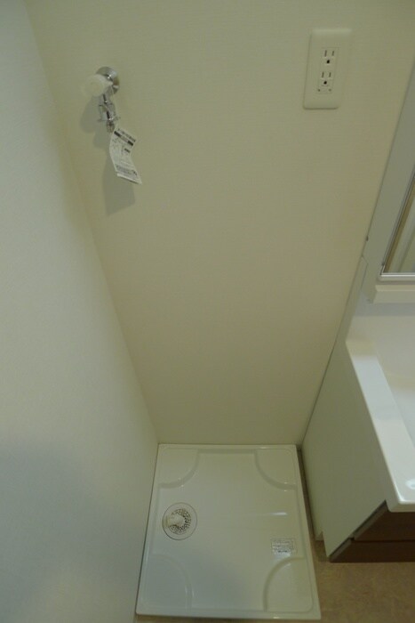 物件内観写真13　(洗濯機置場)