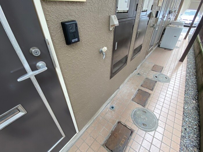 物件内観写真16　(洗濯機置場)