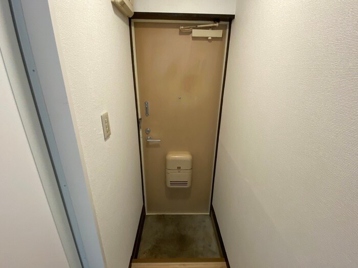 物件内観写真17　(玄関)