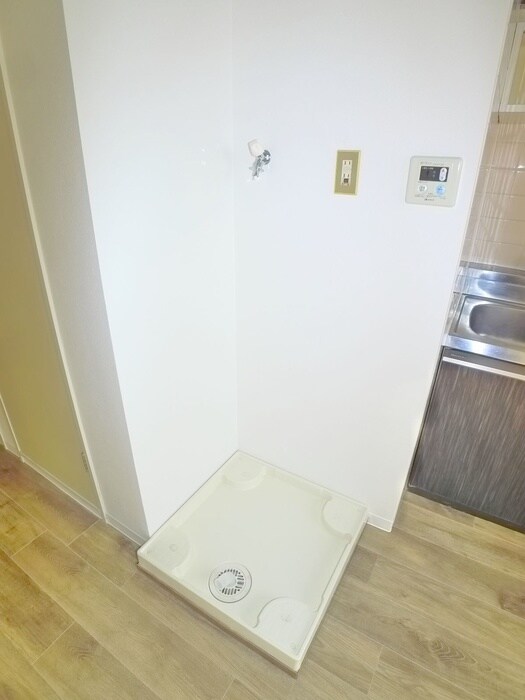 物件内観写真15　(洗濯機置場)