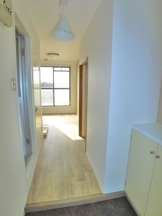 物件内観写真17　(玄関)