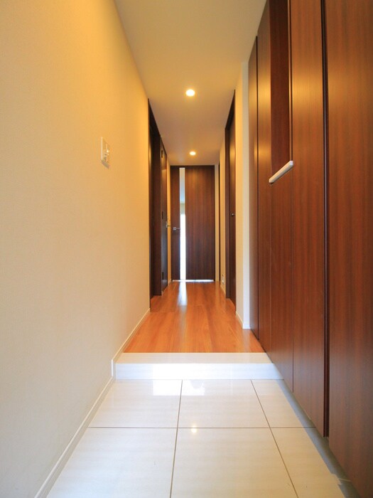 物件内観写真17　(玄関)