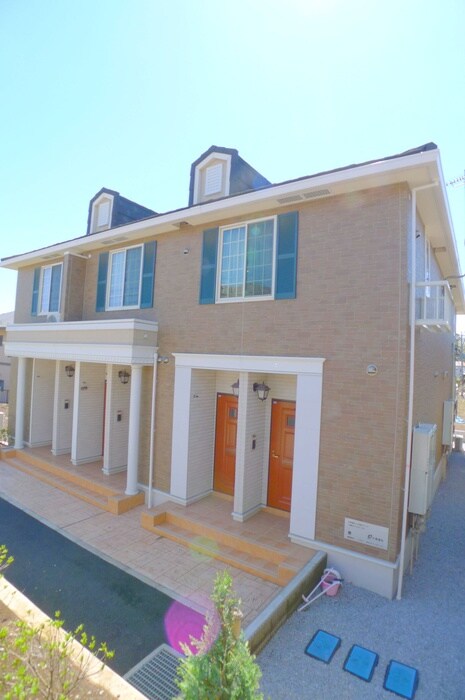 物件外観写真3　(エントランス部分)