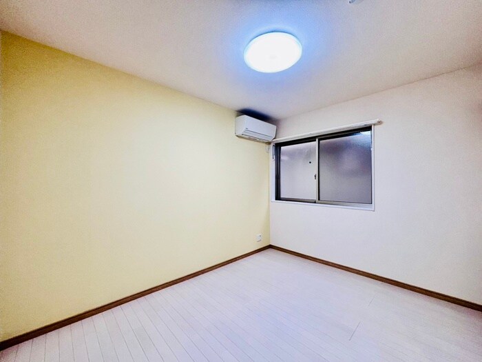 物件内観写真4　(居室)