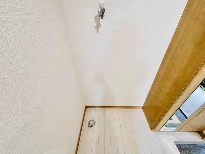 物件内観写真11　(洗濯機置場)